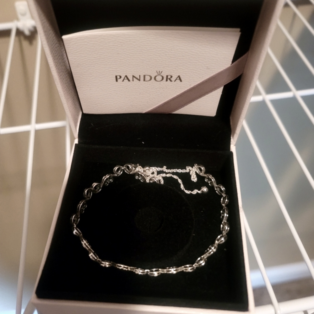 Pandora choker